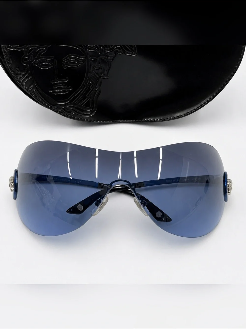 Vintage Versace Blue Rimless Shield Sunglasses in Deep Blue Y2K 2113
